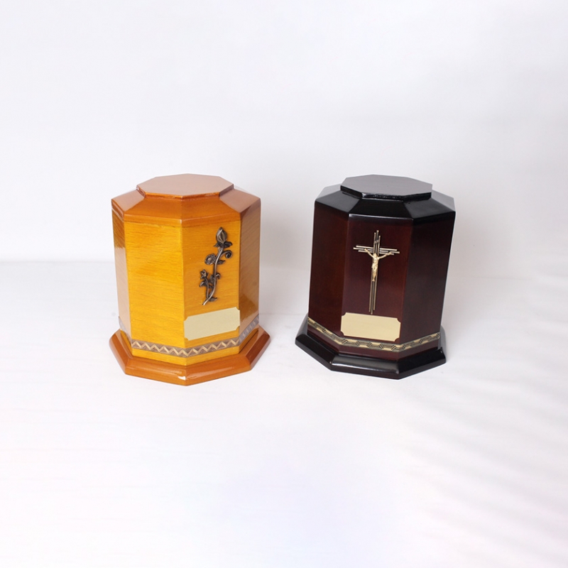 urnas-monarca-img-producto-urna-octagonal-5-brillo-y-mate urnas-monarca-img-producto-urna-octagonal-5-brillo-y-mate