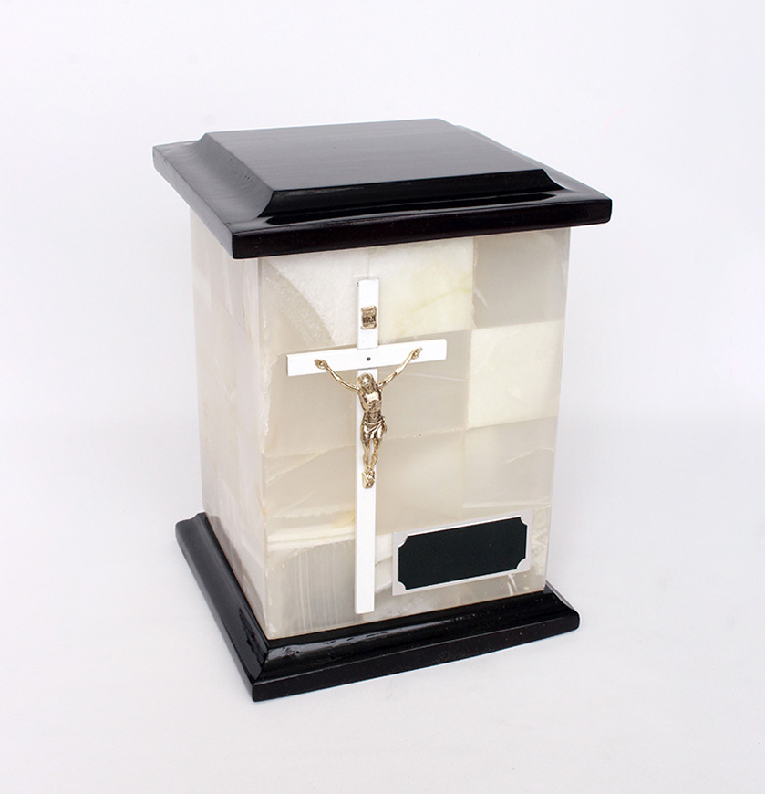 urnas-monarca-img-producto-urna-torre-con-tapa-y-base-de-madera