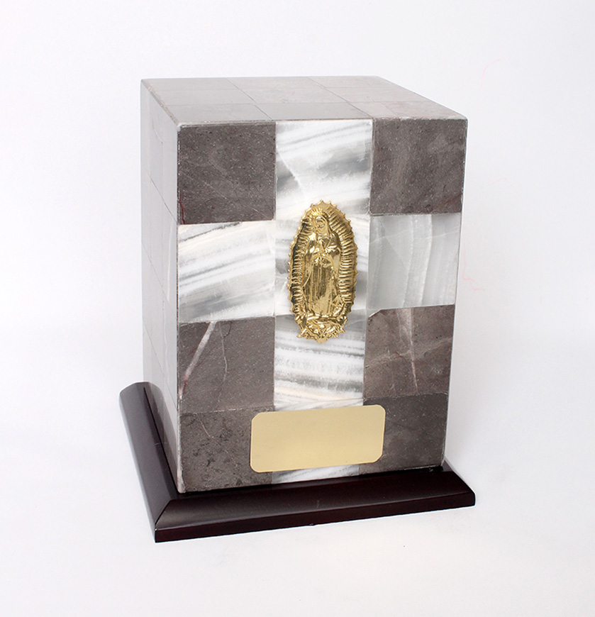 urnas-monarca-img-producto-urna-torre-marmol-con-cruz-de-onix-2